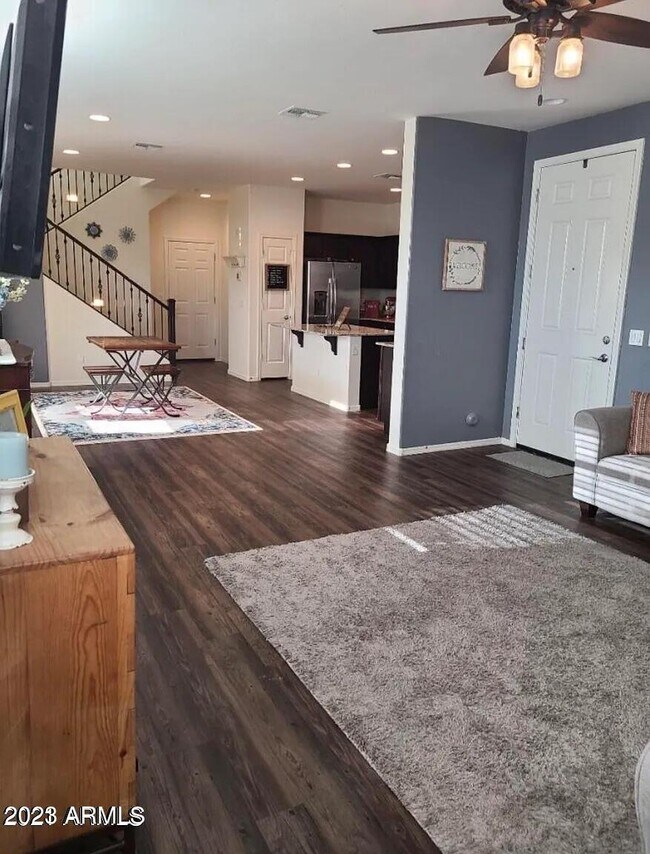 Foto del edificio - 2469 N 73rd Dr