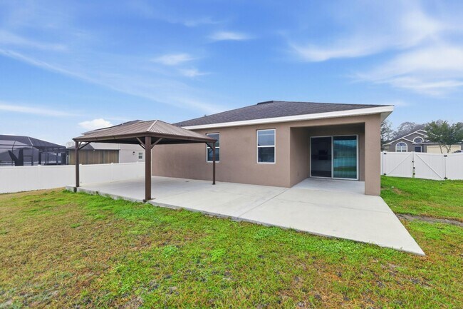 Building Photo - 5023 SW 58th Pl