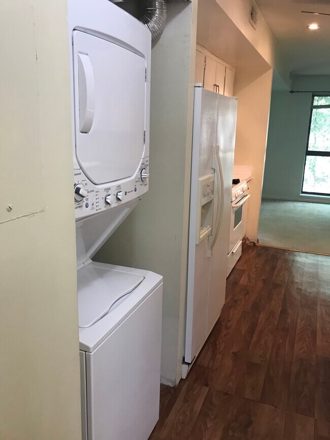 Washer/Dryer in-unit - 2053 Royal Fern Ct