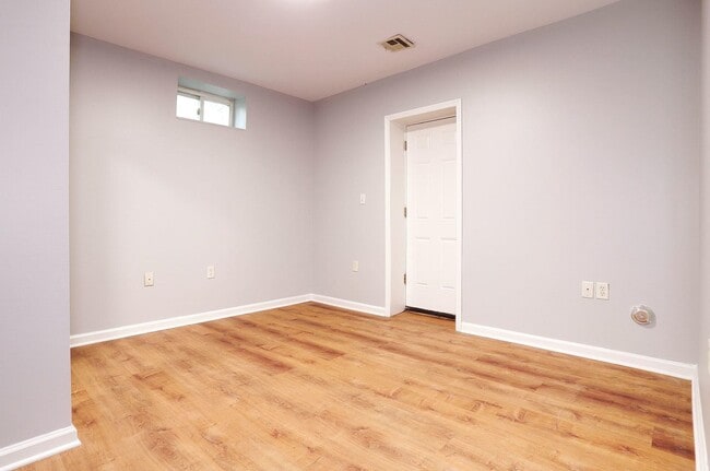 Building Photo - 236 Van Horne St