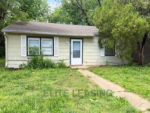 Building Photo - 500 SE 35th St