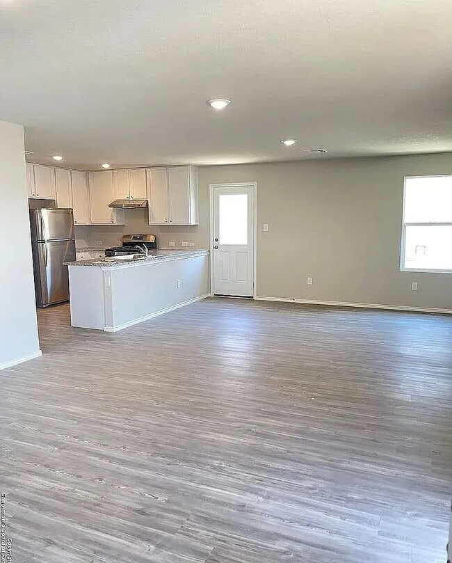 Building Photo - 10547 Varmus Dr