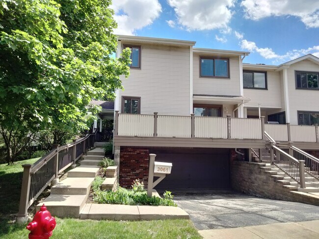 Building Photo - 3061 Pheasant Creek Dr