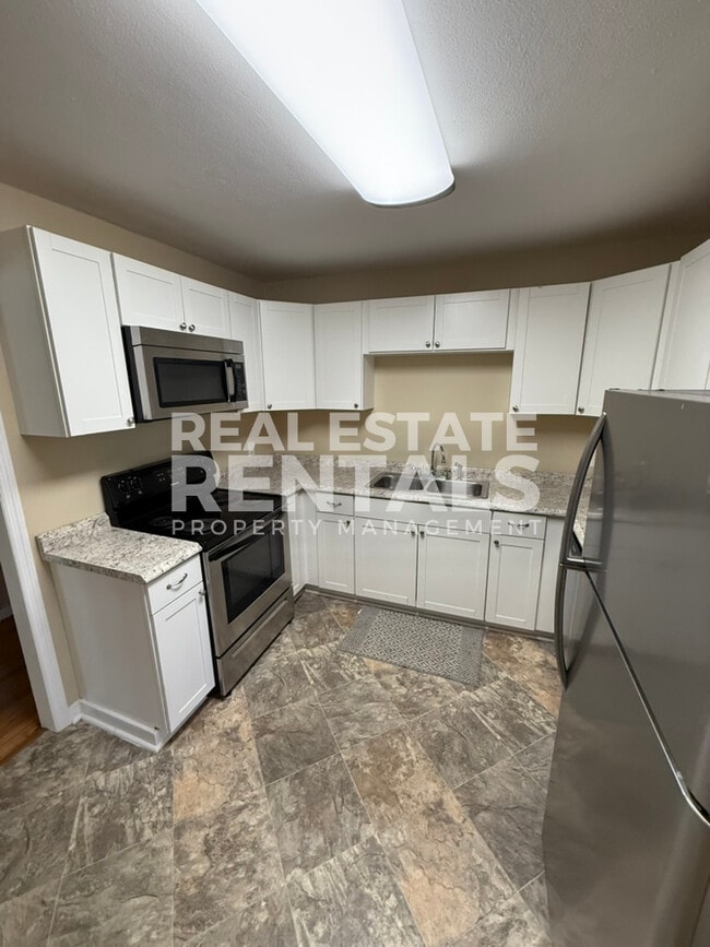 Building Photo - 709 S 4th St