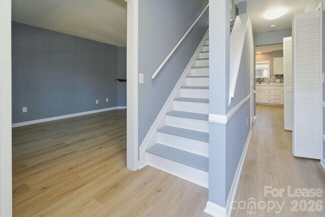 Building Photo - 3274 Heathstead Place