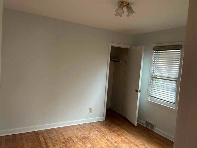 Building Photo - 3376 E Armour Ave