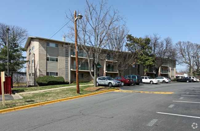 Building Photo - Holly Spring Meadows