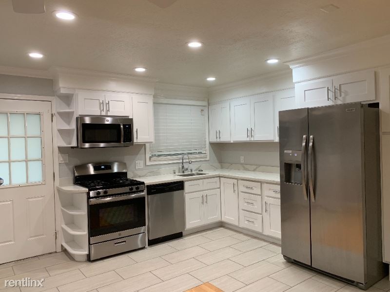 2 br, 1.5 bath Townhome 1201 Kedith St Townhome Rentals in Belmont