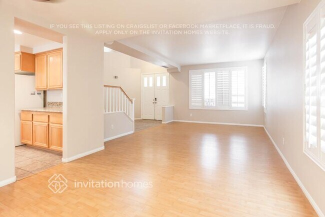 Building Photo - 8760 Wallaby Ln