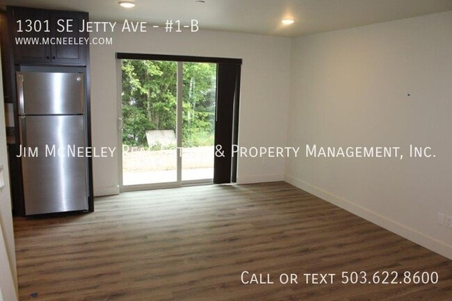 Building Photo - 1301 SE Jetty Ave