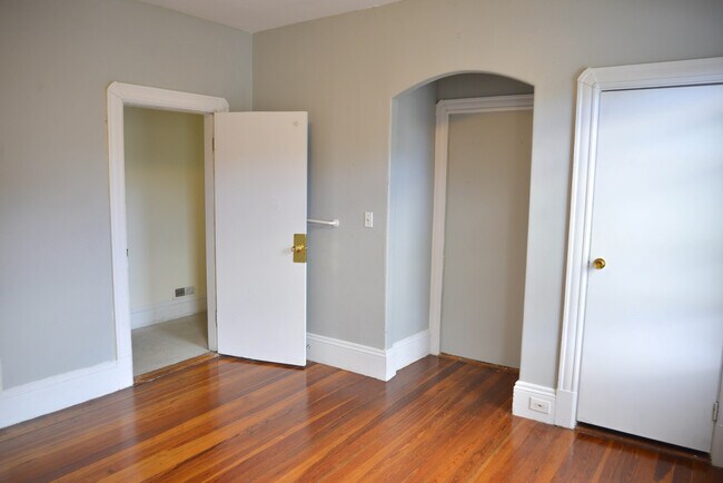 Building Photo - 539 Washington St