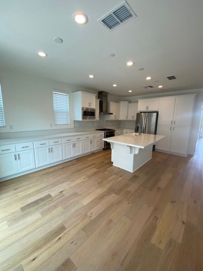 Building Photo - Newer 4 Bedroom Home in Whitney Ranch On C...