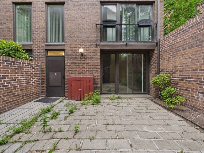 Building Photo - #1 St James Court