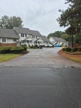 Building Photo - 4701-4733 Fairway Dr