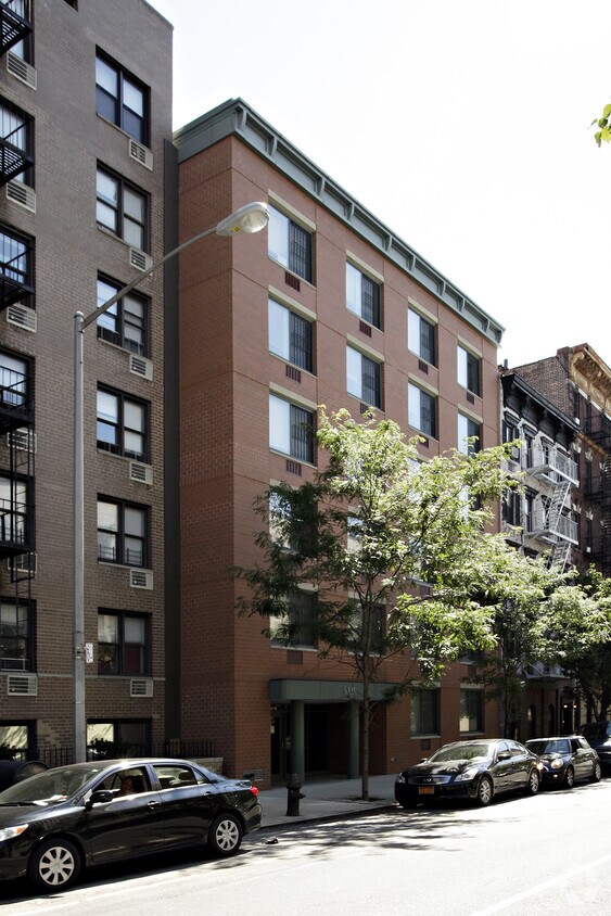 Foto principal - 319-321 E 21st St