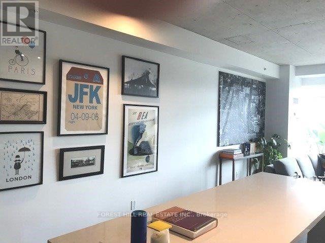 Building Photo - 109 Ossington Ave