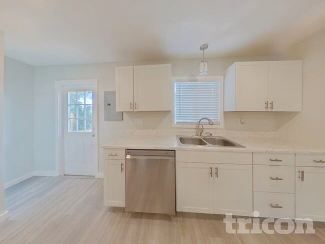 Foto del edificio - 1224 Norwood Ave