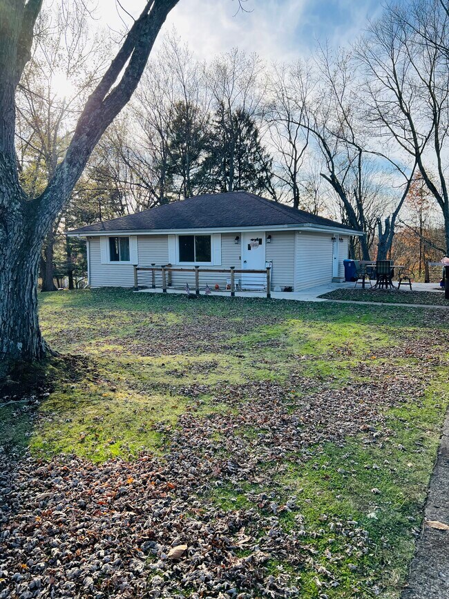 Foto del edificio - 6712 Grove Rd