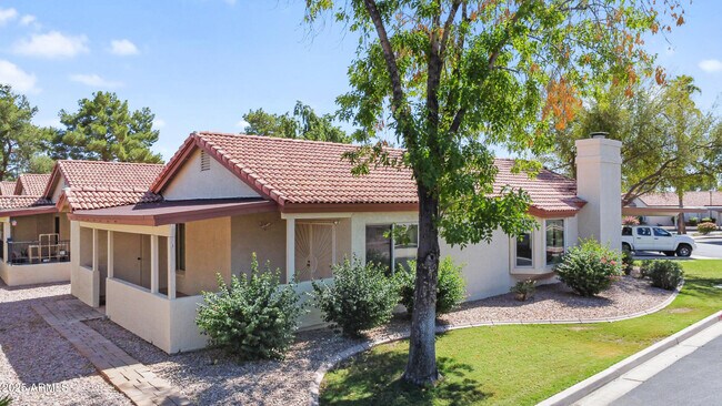 Foto del edificio - 1120 N Val Vista Dr