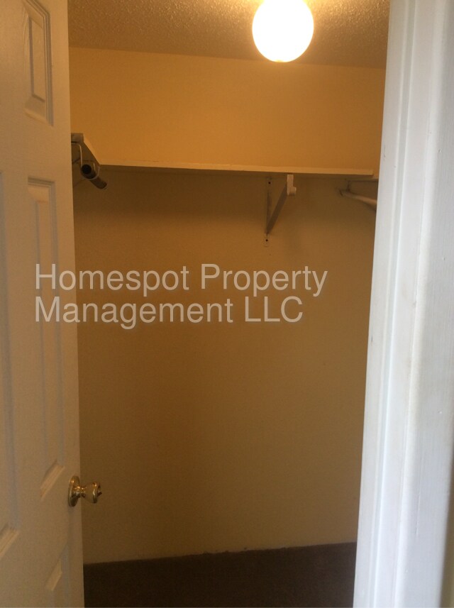 Building Photo - 1601 Axtell St