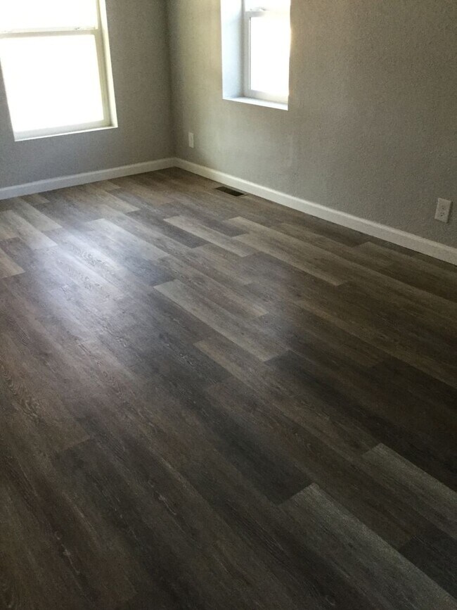 Foto del edificio - 2+ Bedroom home Near Downtown!