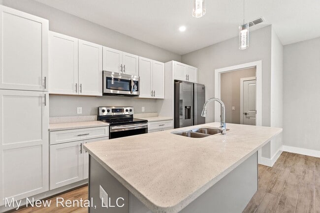 Building Photo - 4 br, 2 bath House - 249 Aster Court