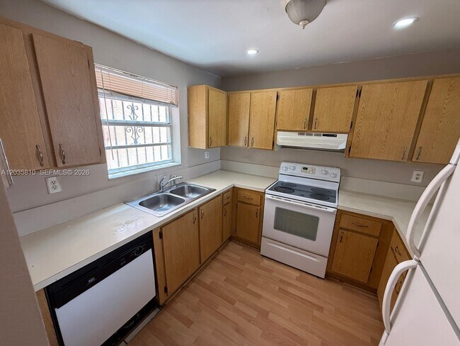 Foto del edificio - 6175 W 20th Ave