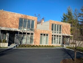 Building Photo - 701 Elm St