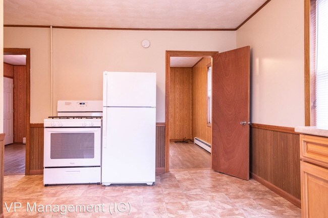Foto del edificio - 1 br, 1 bath Apartment - 77-79 Parker St.