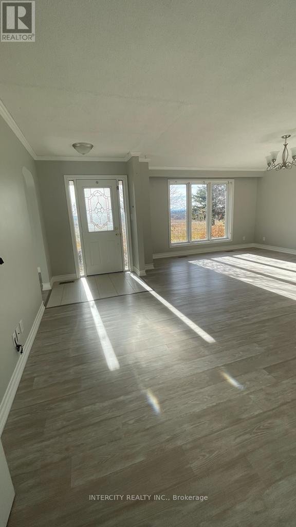 Building Photo - 7512 5th Side Rd