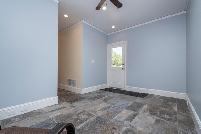 Foto del edificio - 143 13th Ave