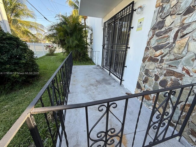 Building Photo - 2400 NW 25th Ave