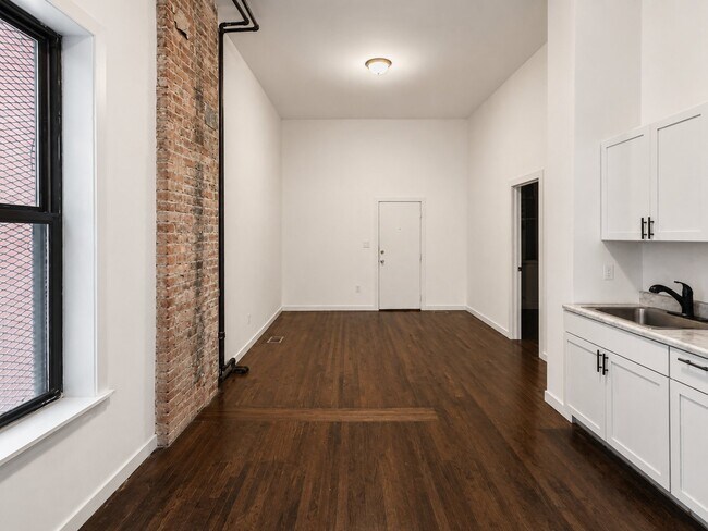Foto del edificio - 8714 S Commercial Ave