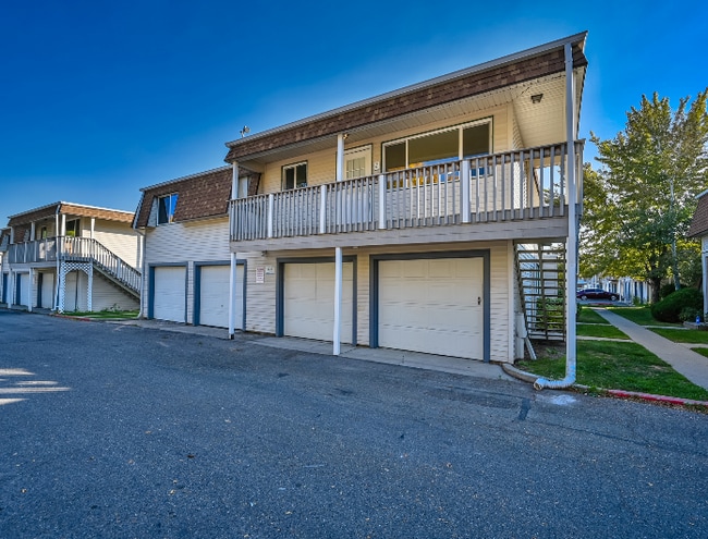 Available Now! - Available Now! Apartment