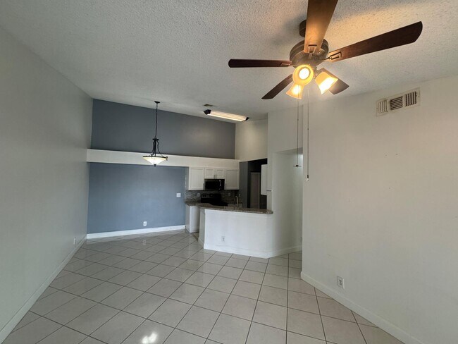 Foto del edificio - 9999 Summerbreeze Dr