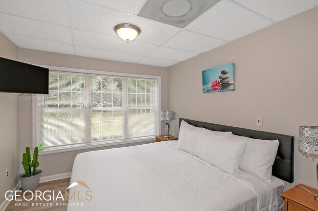 Building Photo - 2974 Rosebrook Dr