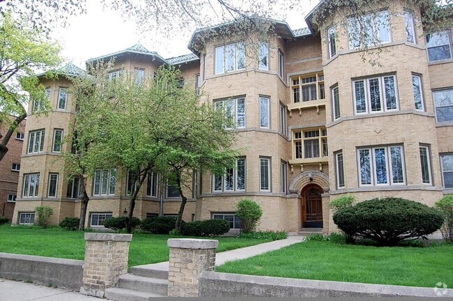 Building Photo - 1700 W Touhy Ave