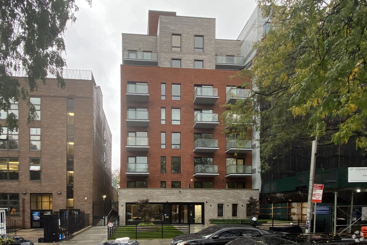 Foto principal - Ocean Parkway Apartments