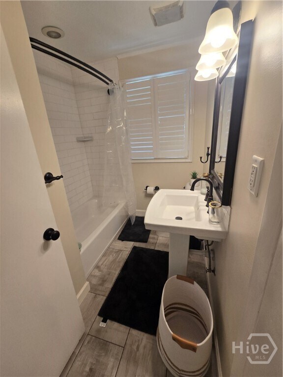 Building Photo - 5014 Spartan Dr