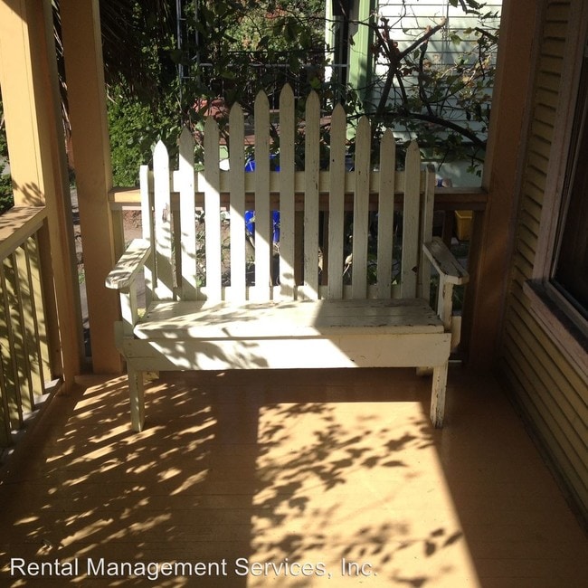 Building Photo - 3 br, 1.5 bath House - 67 NE Skidmore