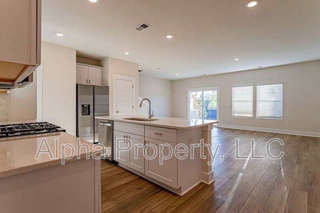 Photo - 47 Centimeters Dr Townhome