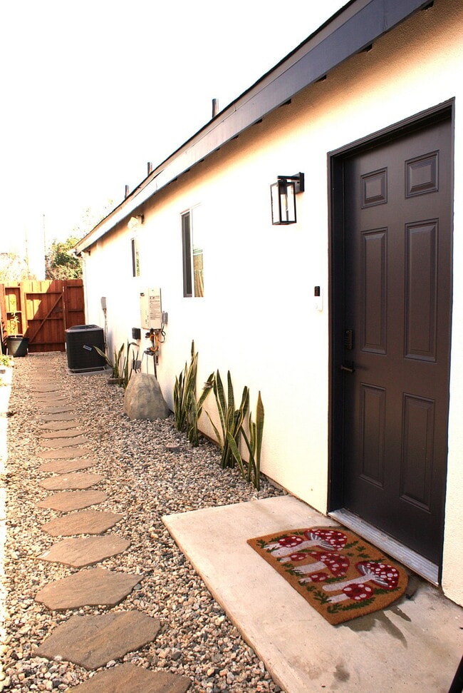 Building Photo - 7065 Aura Ave