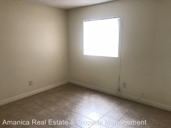 Building Photo - 1405 E Lynwood Dr