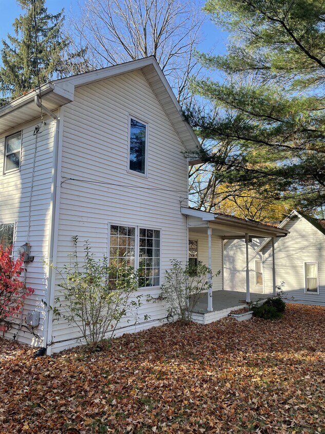 22 Marion St, Hillsdale, MI 49242 House Rental in Hillsdale, MI
