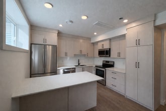 Building Photo - 11323-11106 106 St