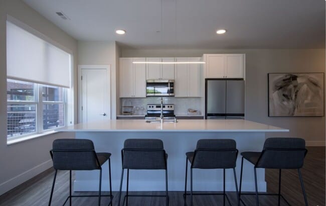 Interior Photo - Lake Terrace