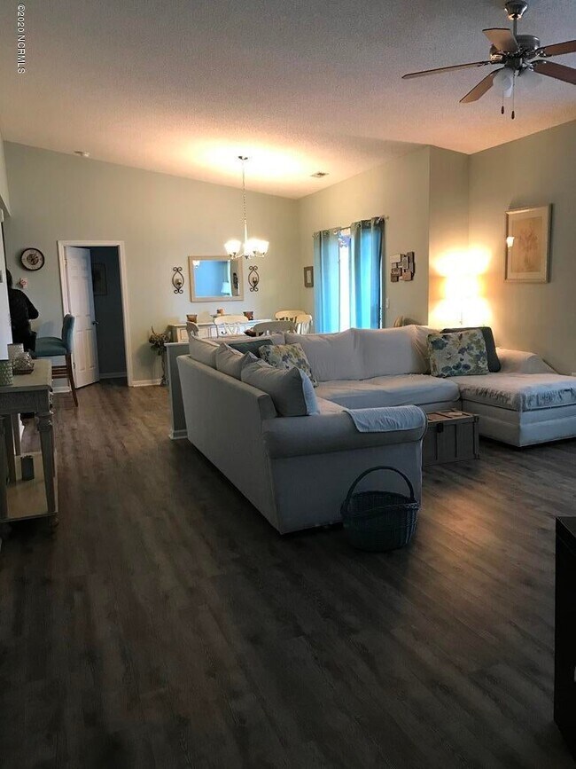Foto del edificio - 4146 Breezewood Dr