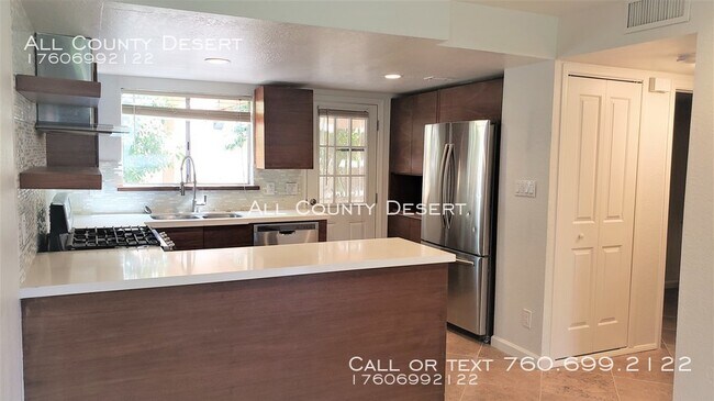Building Photo - 421 Tava Ln