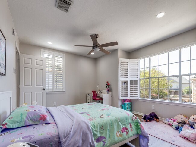 Foto del edificio - 1159 Enclave Square E