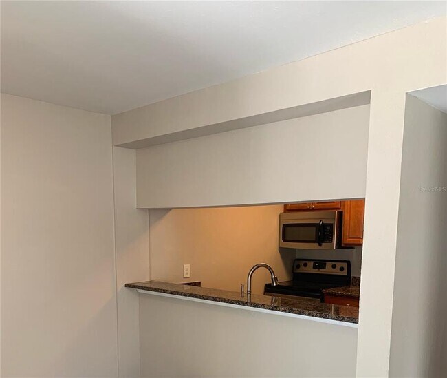 Building Photo - 5440 S MacDill Ave